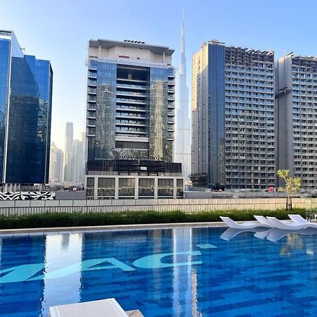 5-Star Burj Khalifa View In Boho With Pool & Gym! Appartement Dubai Buitenkant foto