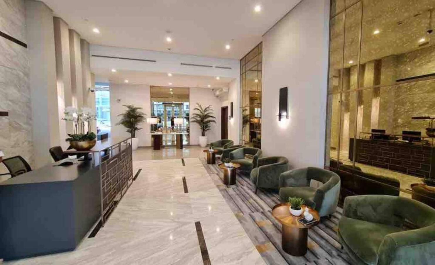 5-Star Burj Khalifa View In Boho With Pool & Gym! Appartement Dubai Buitenkant foto